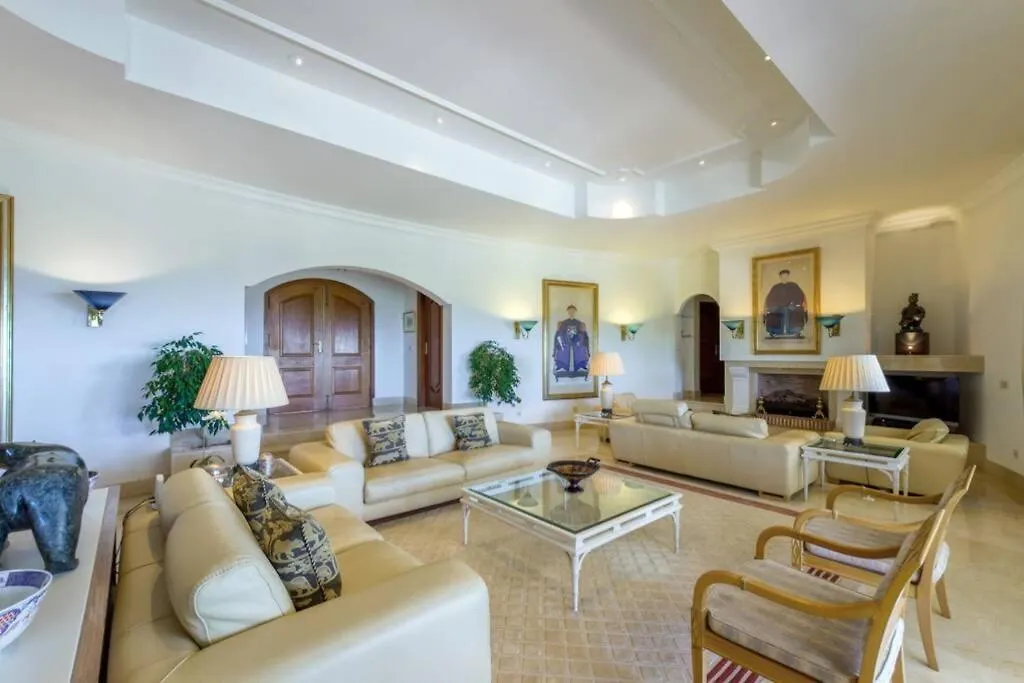 Palatial Villa In Hacienda Las Chapas, מארבלה ספרד